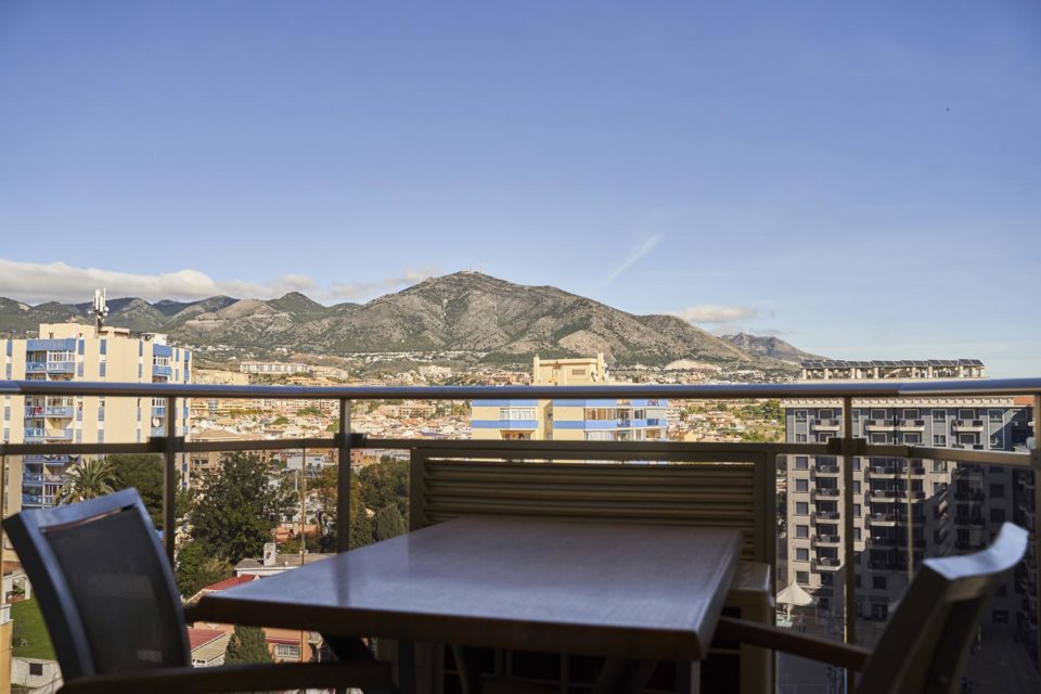 Vacaciones-para-familias-numerosas-en-Costa-del-Sol-Apartamentos-Mediterraneo-real-Fuengirola-larga-estancia.