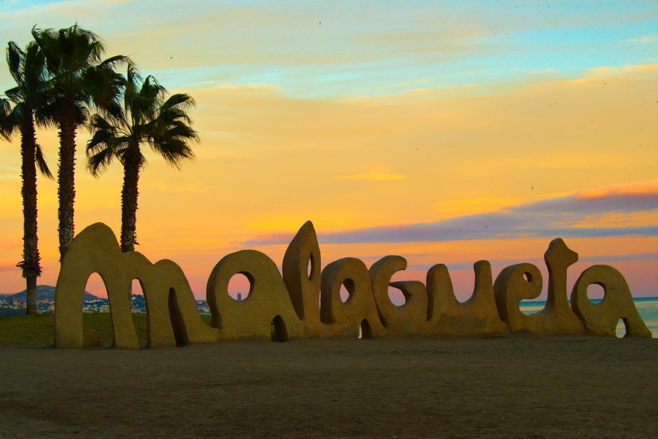 Qué ver en Málaga - Playa la malagueta
